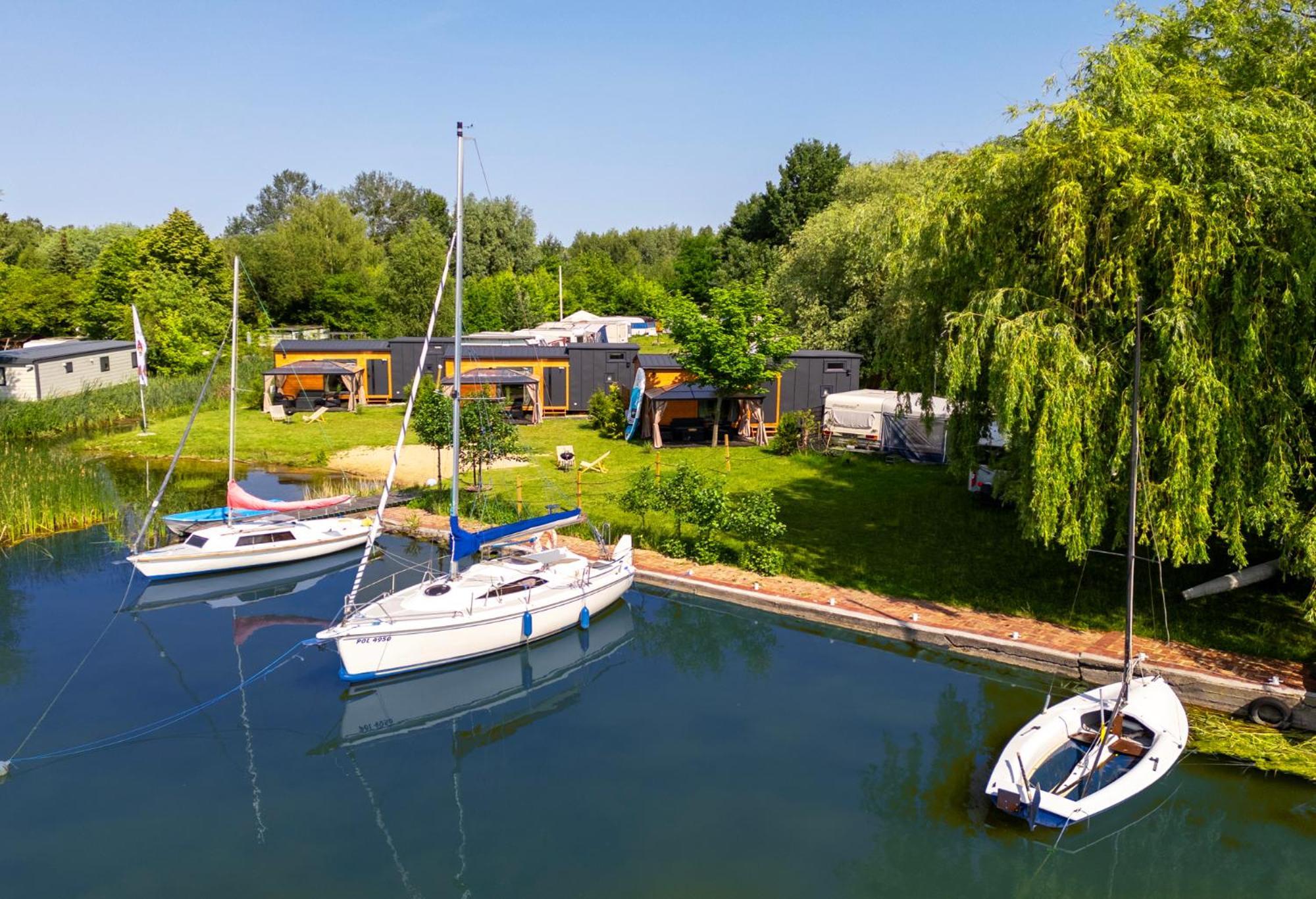 3 Widoki Kiekrz -domki Tiny House Z Prywatna Plaza I Pomostem Nad Jeziorem Kierskim Campingplasser Poznań